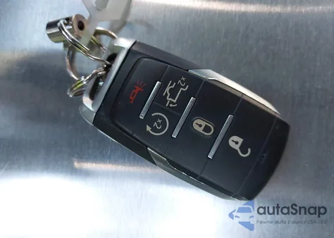 2019 Ram 1500 Laramie 4X2 5'7 Box z USA, uszkodzony, nr VIN 1C6RREJT0KN769825